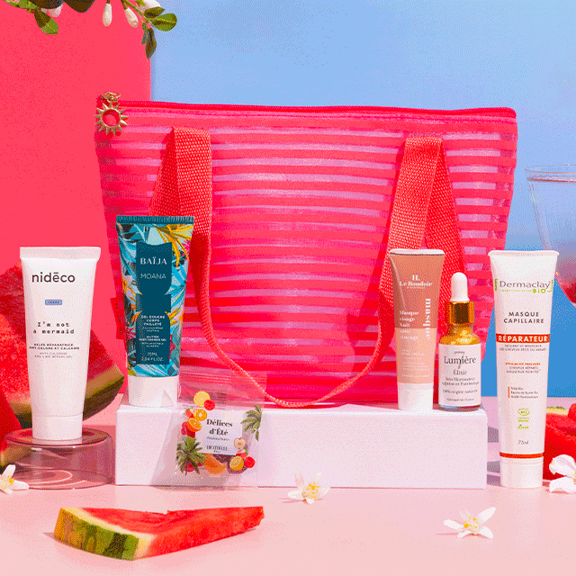 Biotyfull Box de juillet avec sa trousse et ses soins bio pour l’été