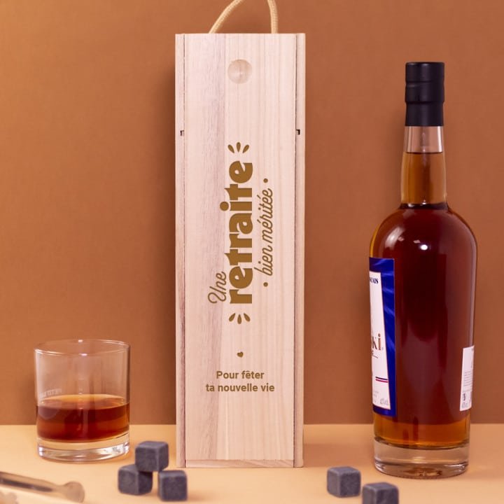 Coffret en bois avec bouteille de whisky Retraite à personnaliser, CadoMaestro