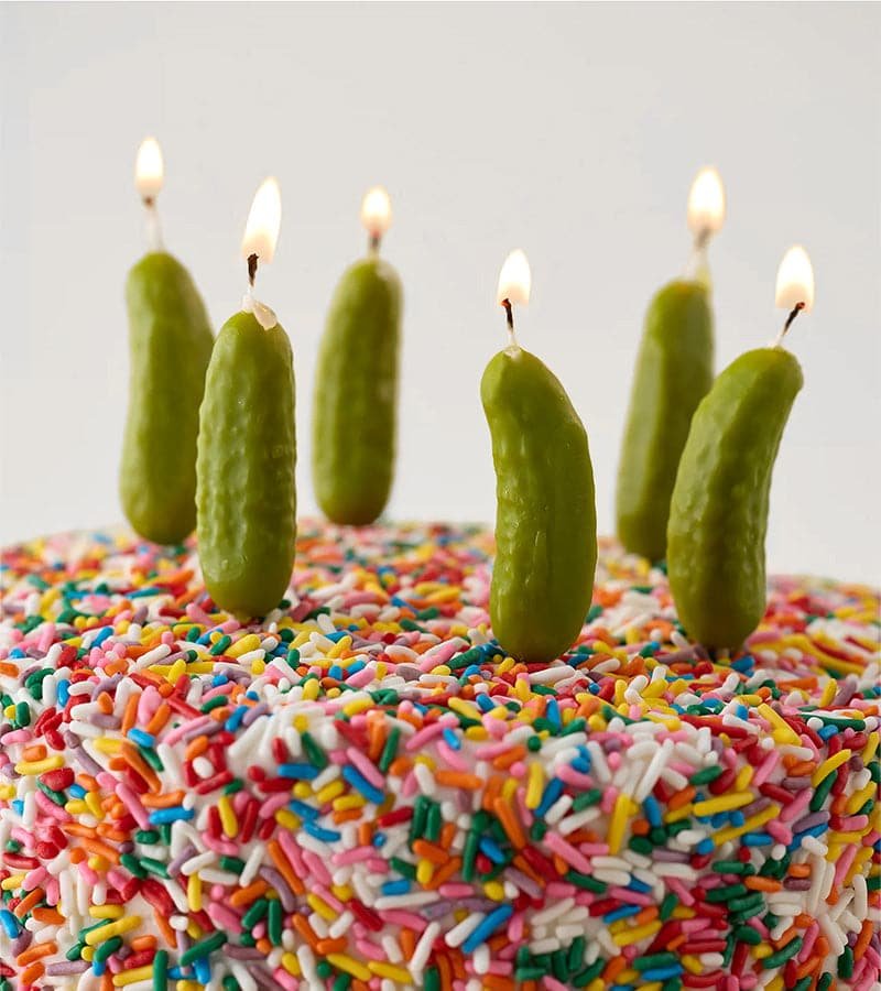 Bougies d'anniversaire insolites en forme de cornichons