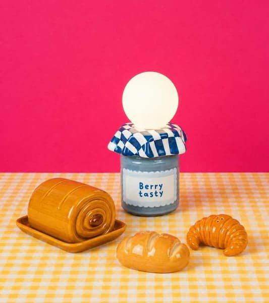 Lampe insolite en forme de pot de confiture