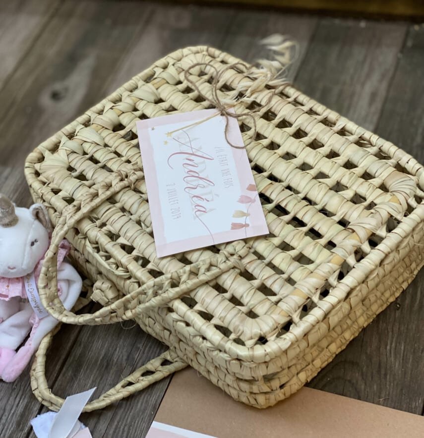 Valise en osier personnalisée