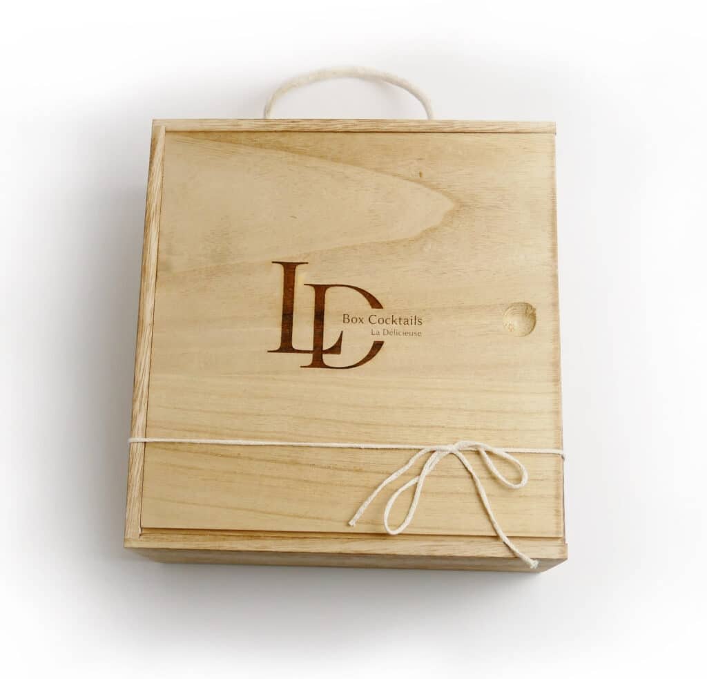 Coffret cocktail en bois gravé pour les entreprises