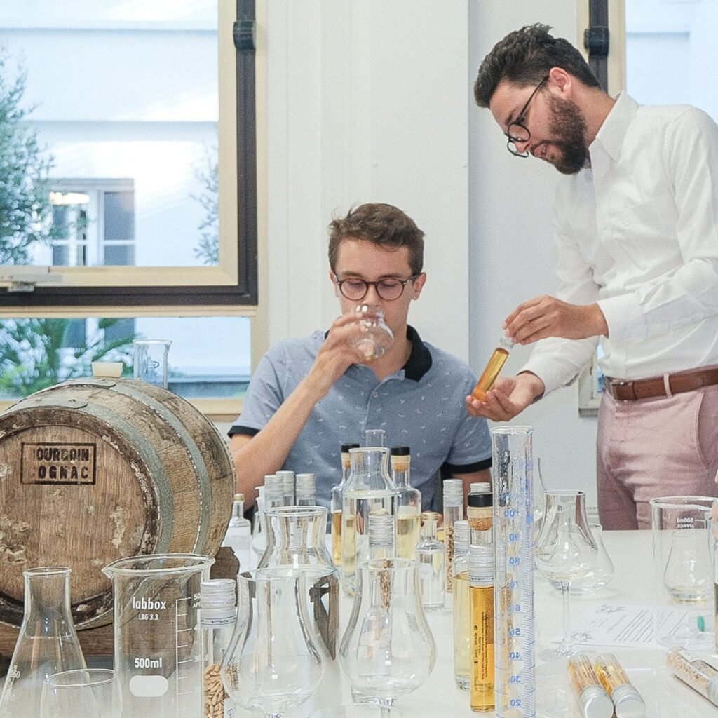 Atelier assemblage de whisky Maison Benjamin Kuentz à Paris