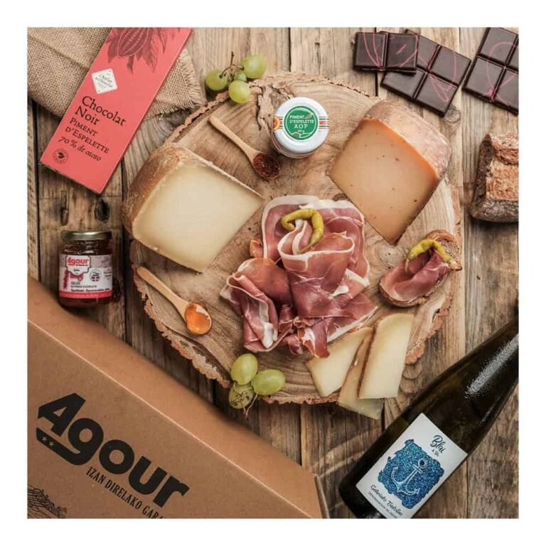 Coffret Ezpeleta Agour : fromages de brebis, jambon de Bayonne, chocolat et Txakoli